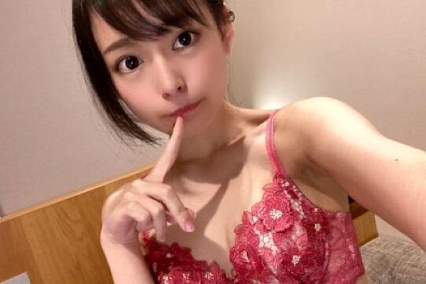 ガチ某メディア経験あり!! 【アイドル】究极美少女 完全颜出し 中出し 最强骑乘位 ナマチンポ膣内射精恳